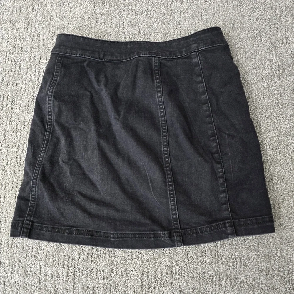 Free People Black Denim‎ Mini Skirt Size 2 Button Front Wrap Y2K Tortoise Button